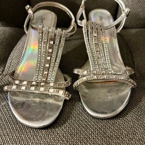 Silver Slipper Dressy Heels size 9W
